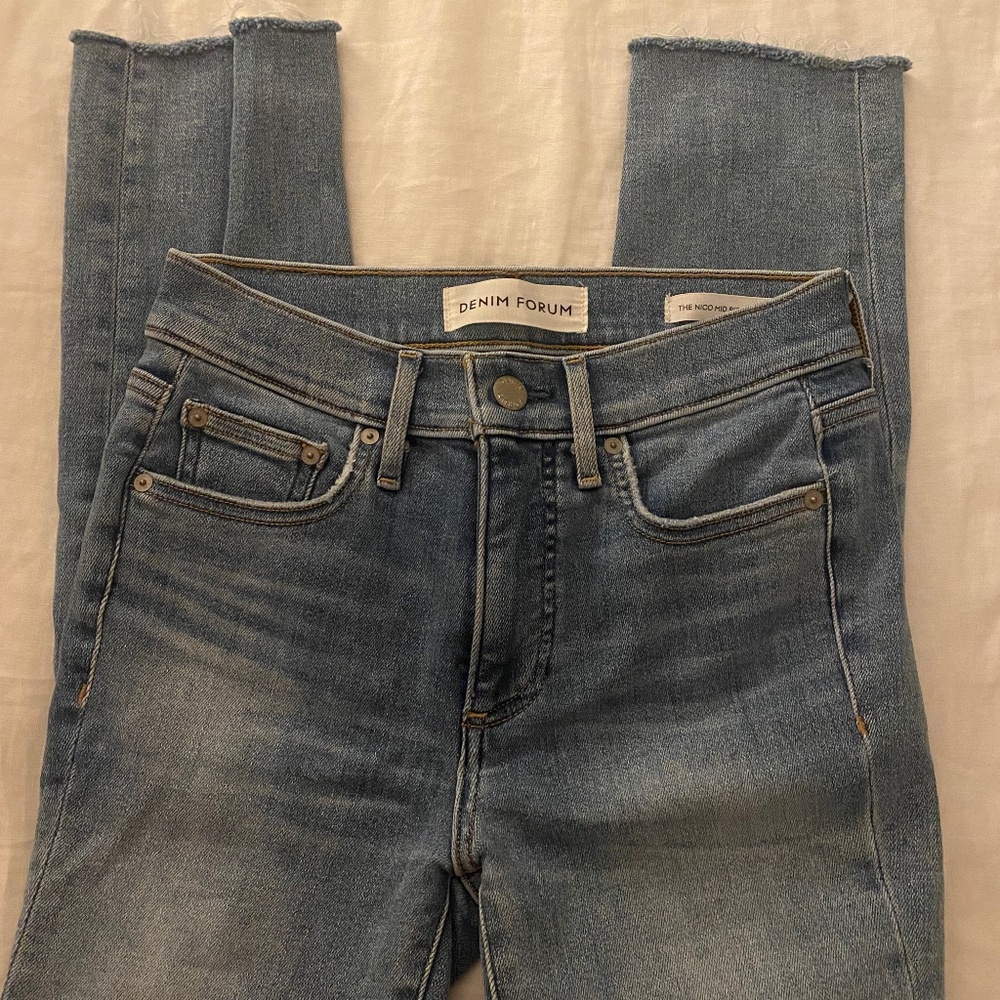 Aritzia Denim Forum Nico Mid Rise Skinny Crop - 25